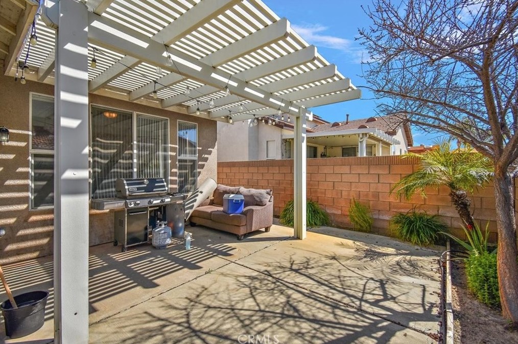 969 Banbury Dr, Hemet CA  92544-1836 exterior