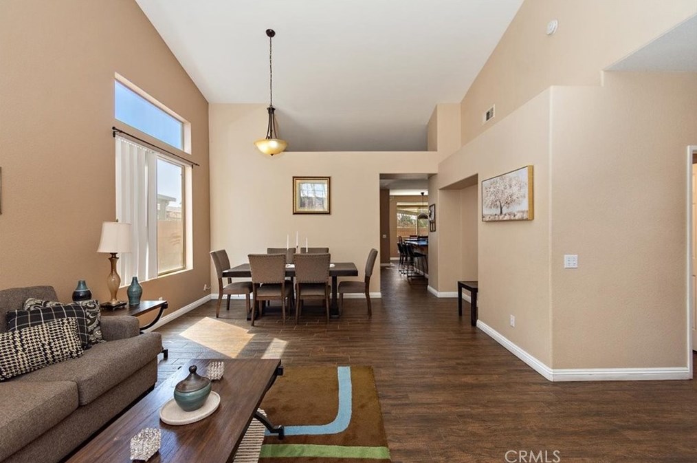 969 Banbury Dr, Hemet CA  92544-1836 exterior