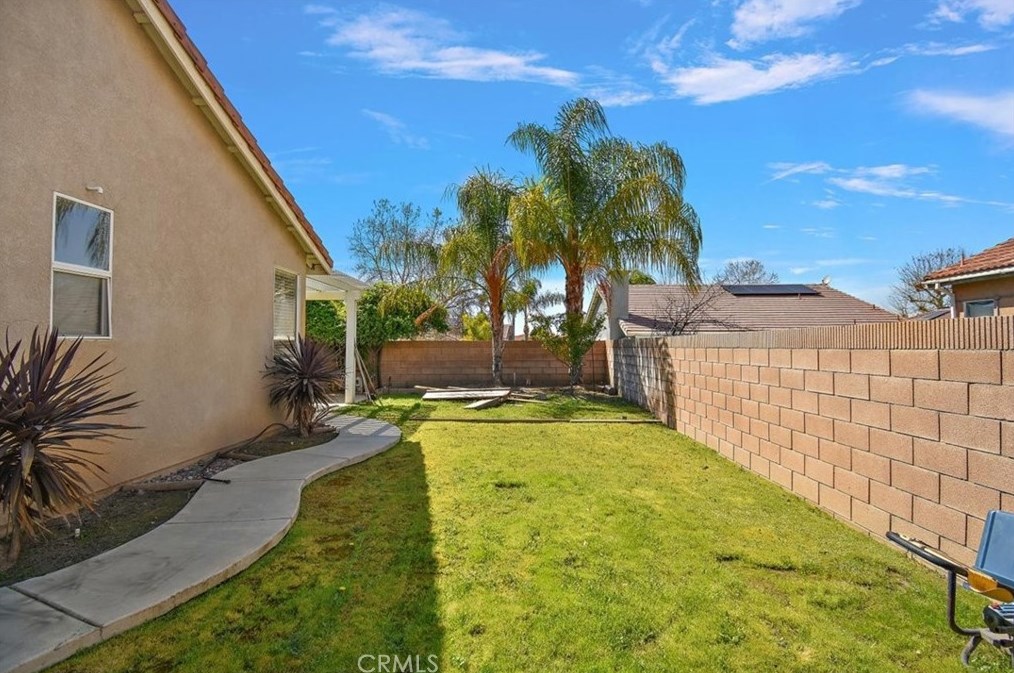 969 Banbury Dr, Hemet CA  92544-1836 exterior