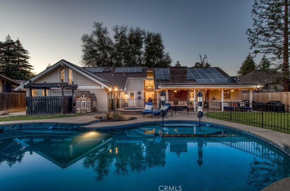 8874 Fuller Ave, Fresno CA  93720-1656 exterior