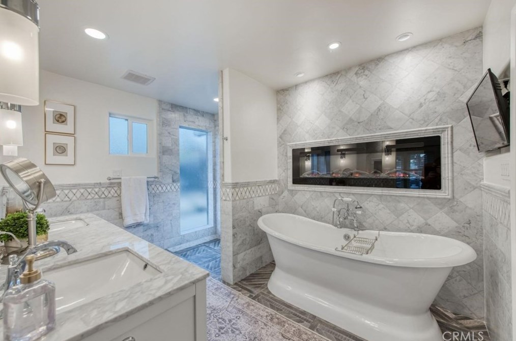 8874 Fuller Ave, Fresno CA  93720-1656 exterior