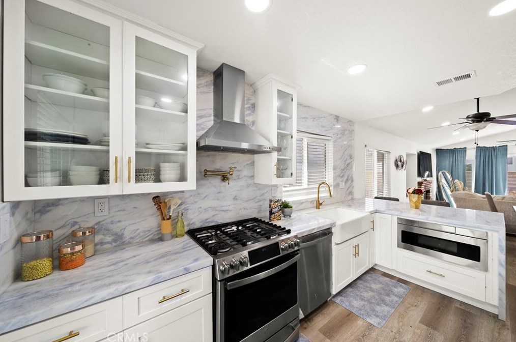 15023 Fox Rdg Dr, Fontana CA 92336-1103 exterior