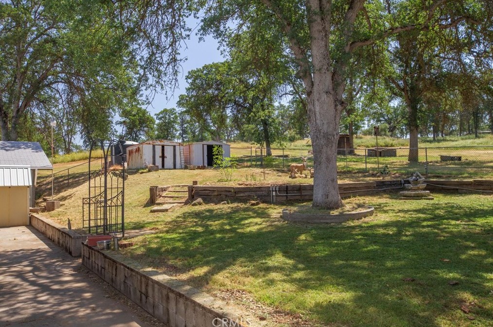 31007 Ruth Hill Rd, Orange Cove CA  93675-9332 exterior