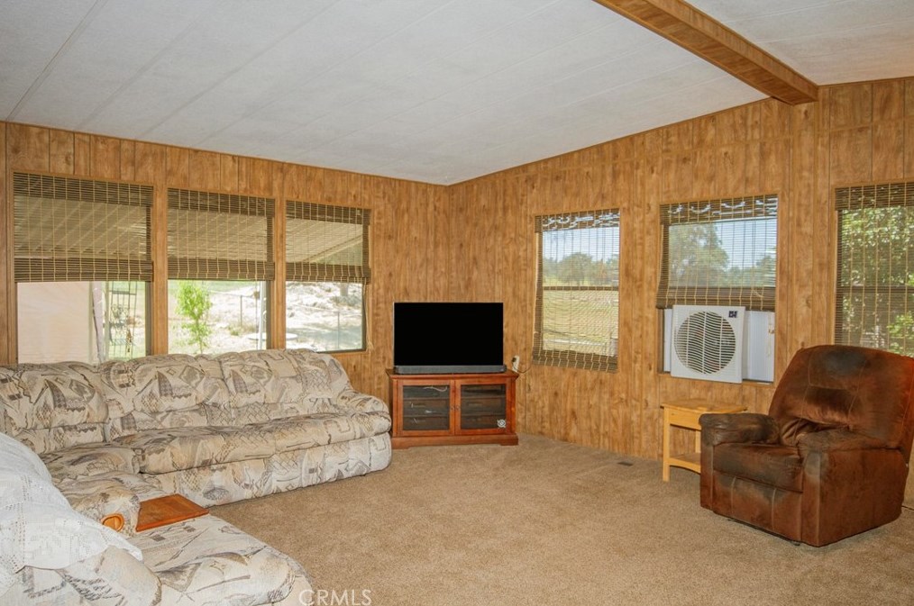 31007 Ruth Hill Rd, Orange Cove CA  93675-9332 exterior