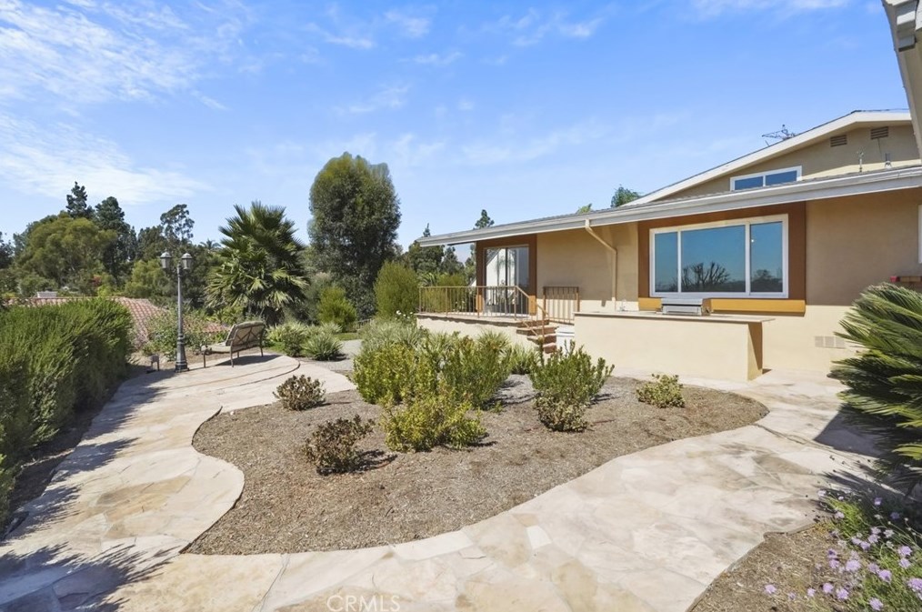 473 Country Hill Rd, Anaheim CA  92808-1353 exterior