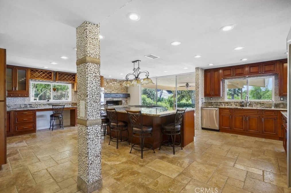 473 Country Hill Rd, Anaheim CA  92808-1353 exterior