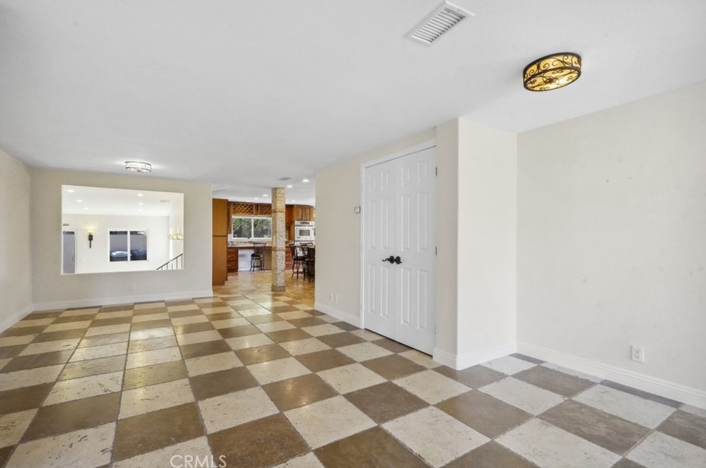 473 Country Hill Rd, Anaheim CA  92808-1353 exterior