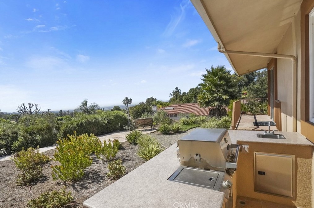 473 Country Hill Rd, Anaheim CA  92808-1353 exterior