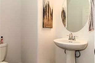 2698 N Arroyo Ave, Fresno, CA 93727 - Photo 23