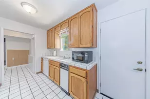 38601 Bon Veu Cir, Oakhurst, CA 93644 - Photo 11