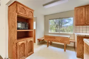 42912 Country Club Dr, Oakhurst, CA 93644 - Photo 13