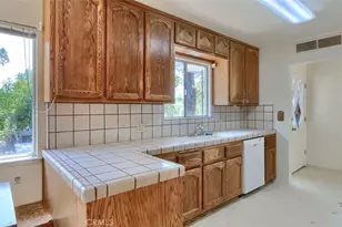 42912 Country Club Dr, Oakhurst, CA 93644 - Photo 15