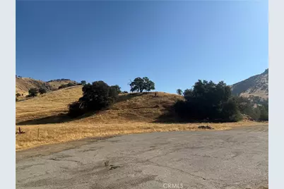 6050 Dogwood Lane, Sanger, CA 93657 - Photo 3