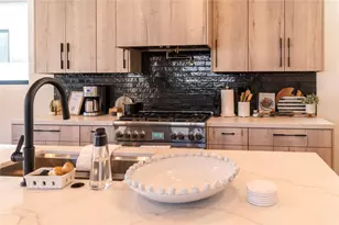 315 E Bay Ave, Newport Beach, CA 92661 - Photo 9