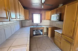 1923 W Pontiac, Fresno, CA 93705 - Photo 9