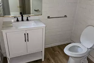 114 N J St, Madera, CA 93637 - Photo 7