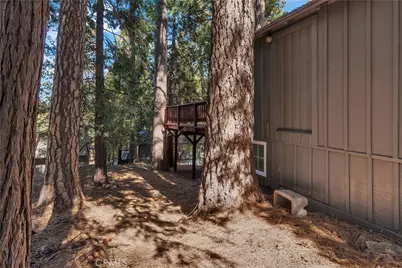 22789 Laurel Lane, Crestline, CA 92325 - Photo 21