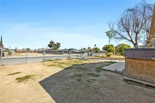 1425 Murdock, Bakersfield, CA 93307 - Photo 17