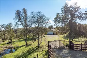 30301 Longview Ln, Coarsegold, CA 93614 - Photo 3