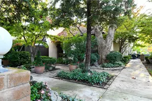 2890 Huntington, Fresno, CA 93721 - Photo 3