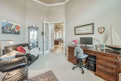 7730 Gilroy Avenue, Fresno, CA 93722 - Photo 11