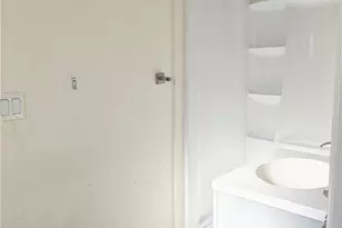 2425 S 10th St, Fresno, CA 93725 - Photo 11