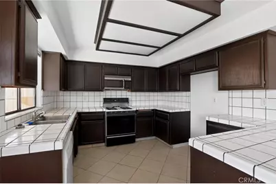 421 Petris Avenue, Ridgecrest, CA 93555 - Photo 7