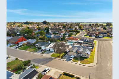 905 Redwood, Lemoore, CA 93245 - Photo 11