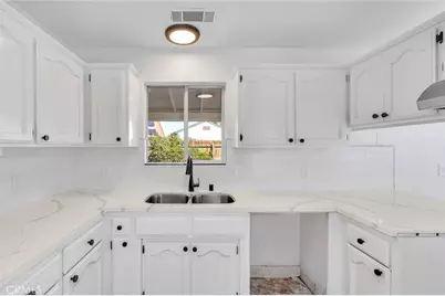 906 Don Medico Drive, Hanford, CA 93230 - Photo 13