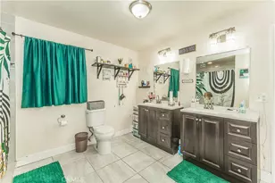 2467 S Holloway Ave, Fresno, CA 93725 - Photo 17