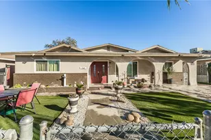 2467 S Holloway Ave, Fresno, CA 93725 - Photo 1