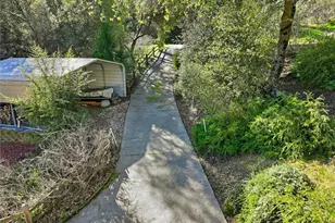 39309 Forest Park Ln, Oakhurst, CA 93644 - Photo 3