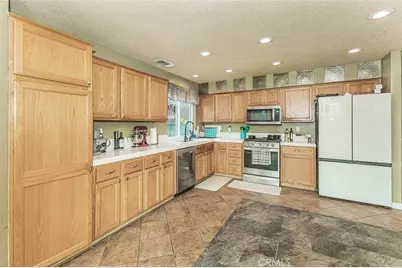 671 Cambria Lane, Lemoore, CA 93245 - Photo 13