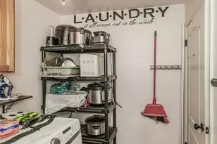 671 Cambria Ln, Lemoore, CA 93245 - Photo 37