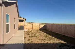 1105 E Orange St, Avenal, CA 93204 - Photo 11