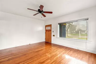 1912 N Vagedes, Fresno, CA 93705 - Photo 7