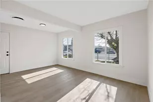 412 E Fairview Rd, Bakersfield, CA 93307 - Photo 9