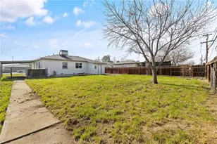 412 E Fairview Rd, Bakersfield, CA 93307 - Photo 25