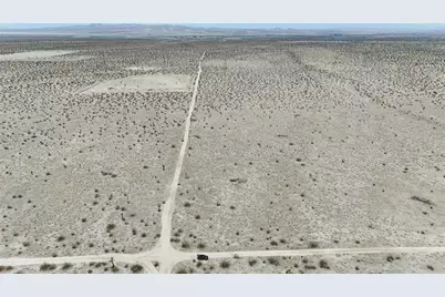 16999 Holly Road, Phelan, CA 92371 - Photo 5