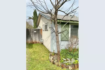 3823 E Holland, Fresno, CA 93726 - Photo 31