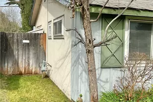 3823 E Holland, Fresno, CA 93726 - Photo 31