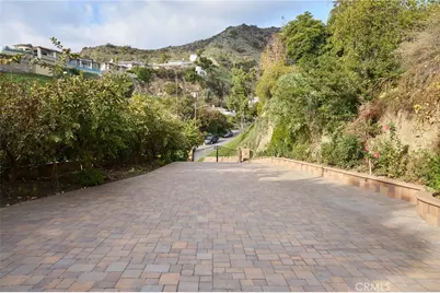 1752 Thurber Place, Burbank, CA 91501 - Photo 31