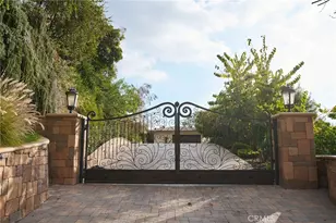 1752 Thurber Pl, Burbank, CA 91501 - Photo 13