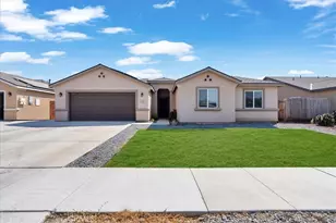2439 Madeline Dr, Hanford, CA 93230 - Photo 1