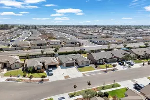 2439 Madeline Dr, Hanford, CA 93230 - Photo 9