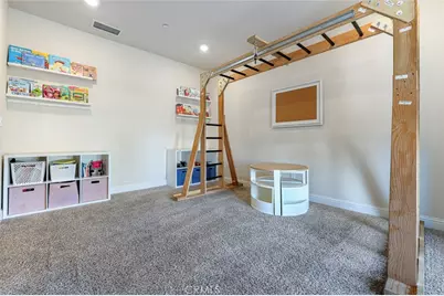 6883 E Robinson, Fresno, CA 93727 - Photo 11