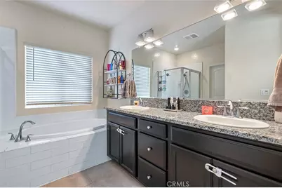 6883 E Robinson, Fresno, CA 93727 - Photo 15