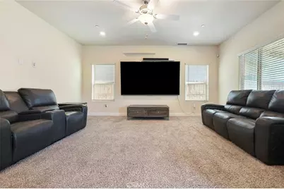 6883 E Robinson, Fresno, CA 93727 - Photo 9