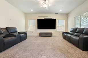 6883 E Robinson, Fresno, CA 93727 - Photo 9