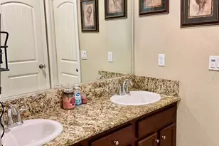 2220 N Shady St, Visalia, CA 93291 - Photo 9